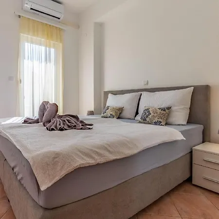 Apartment Alluring In Near And Island Banjole