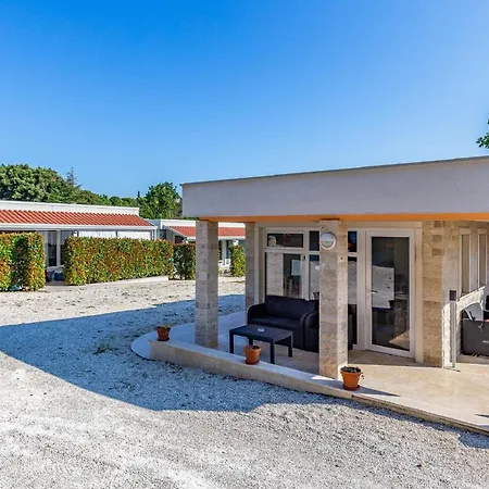 Alluring In Near And Island Apartment Banjole