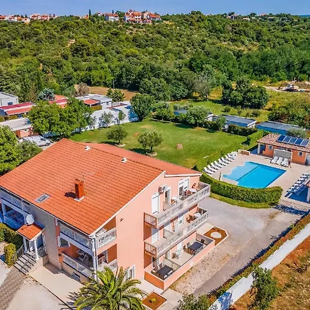 Alluring In Near And Island Apartment
