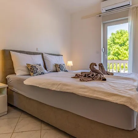 Apartmán Alluring In Near And Island *