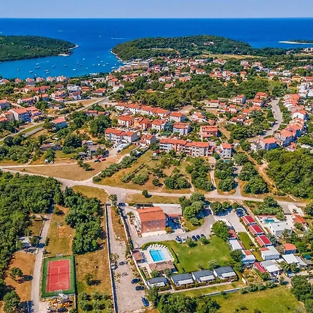 Alluring In Near And Island Apartmán