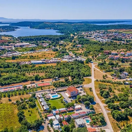 Apartmán Alluring In Near And Island